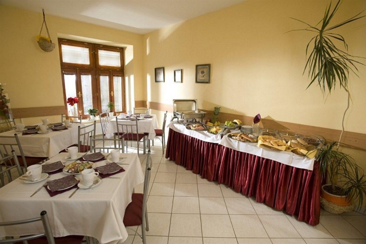 Andel Apartmany Prag Exteriör bild